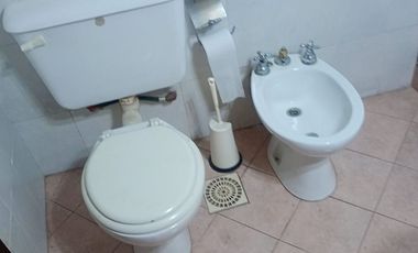 VENTA CASA MULTIFAMILIAR 2 PHS.COCHERA AVELLANEDA