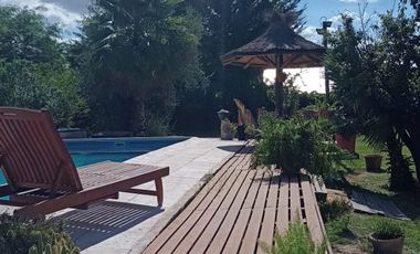 VENTA DE  CASA QUINTA CON PILETA EN MAIPU