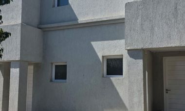 Duplex 3 Dormitorios Venta Punta Lago Maipú
