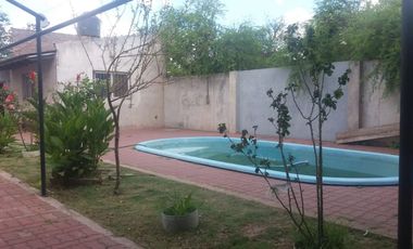 Casa con pilet en puerto Gaboto