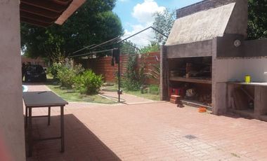 Casa con pilet en puerto Gaboto