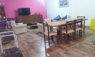 Casa con pilet en puerto Gaboto
