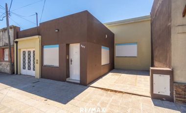 VENTA CASA RENOVADA MISIONES 200