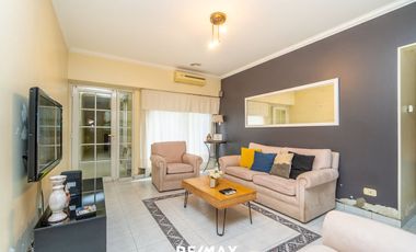 CASA  EN UNIVERSITARIO CON GRAN PATIO Y PILETA !!