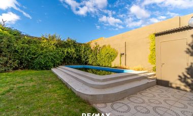 CASA  EN UNIVERSITARIO CON GRAN PATIO Y PILETA !!
