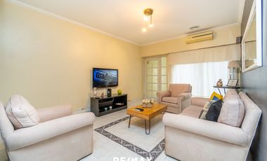 CASA  EN UNIVERSITARIO CON GRAN PATIO Y PILETA !!