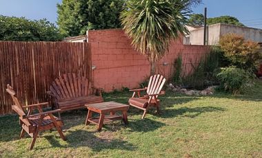 CASA EN VENTA 4 AMBIENTES CON GARAGE EN BALCARCE