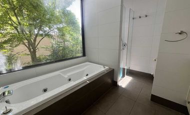 Casa en arriendo  en LO BARNECHEA