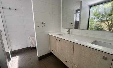 Casa en arriendo  en LO BARNECHEA