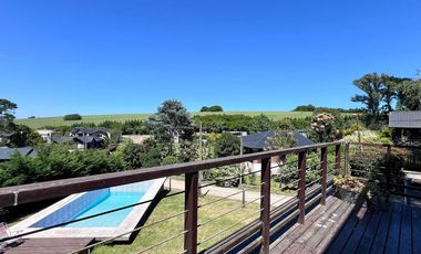 VENTA CASA 6 AMBIENTES SIERRA DE LOS PADRES PILETA
