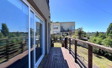 VENTA CASA 6 AMBIENTES SIERRA DE LOS PADRES PILETA
