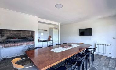 VENTA CASA 6 AMBIENTES SIERRA DE LOS PADRES PILETA