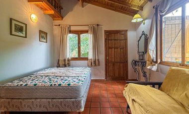 Venta casa 4 ambientes pileta Sierra de los Padres