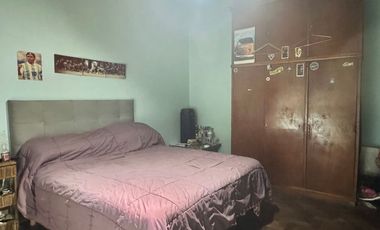 Venta PH 4 ambientes con jardín Sarandí