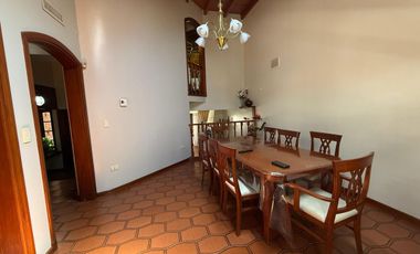 VENTA IMPORTANTE CASA EN RONDEAU 572. MACROCENTRO