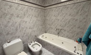 VENTA IMPORTANTE CASA EN RONDEAU 572. MACROCENTRO