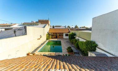 VENTA CASA 4 DORMITORIOS QUINCHO PILETA CENTRO