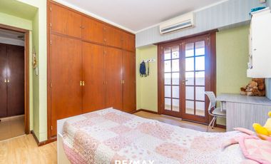 VENTA CASA 4 DORMITORIOS QUINCHO PILETA CENTRO