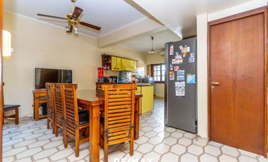 VENTA CASA 4 DORMITORIOS QUINCHO PILETA CENTRO