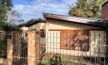 Venta Casa 3 ambientes c/pileta barrio Parque