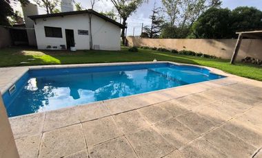 Venta Casa 3 ambientes c/pileta barrio Parque