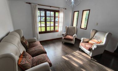 Venta Casa 3 ambientes c/pileta barrio Parque