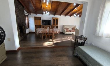 Venta Casa 3 ambientes c/pileta barrio Parque