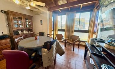 VENTA CASA MULTIFAMILIAR JARDIN Y COCHERA WILDE