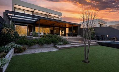 Casa en arriendo  en LO BARNECHEA
