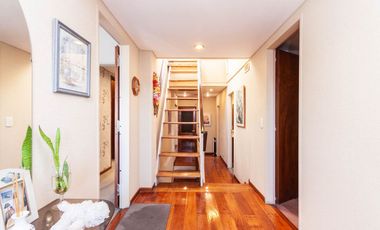 IMPONENTE CASA 3 PLANTAS C/ ASCENSOR Y DPTO INDEP
