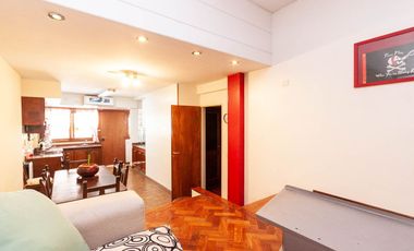 IMPONENTE CASA 3 PLANTAS C/ ASCENSOR Y DPTO INDEP
