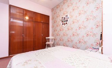 IMPONENTE CASA 3 PLANTAS C/ ASCENSOR Y DPTO INDEP