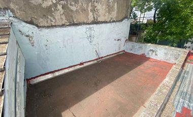 ¡CASA EN ESQUINA A REFACCIONAR - FOT 3 + SÓTANO!