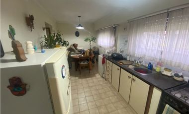 Chalet Cuatro Dormitorios Barrio Las Avenidas