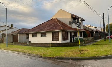 Chalet Cuatro Dormitorios Barrio Las Avenidas