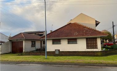 Chalet Cuatro Dormitorios Barrio Las Avenidas