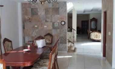 CASA ALBROOK 1000M2 3 PISOS GANGA..