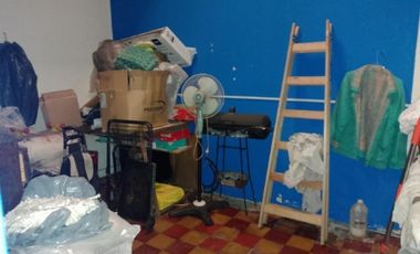 CASA  DE 3 AMBIENTES CON GAPON AL FONDO