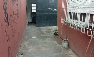 CASA  DE 3 AMBIENTES CON GAPON AL FONDO