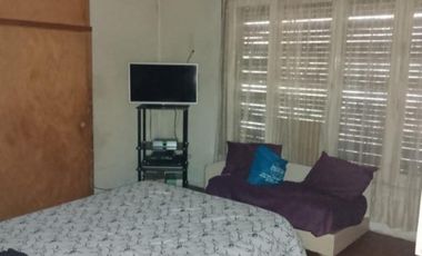 CASA  DE 3 AMBIENTES CON GAPON AL FONDO