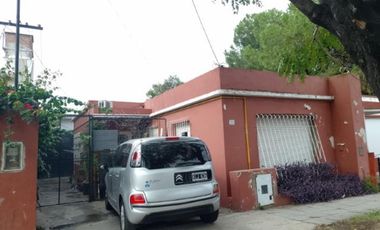 CASA  DE 3 AMBIENTES CON GAPON AL FONDO