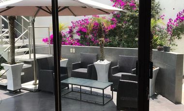 Hermosa Residencia en Condado de Sayaveedra, Estado de México