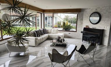 Hermosa Residencia en Condado de Sayaveedra, Estado de México