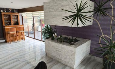 Hermosa Residencia en Condado de Sayaveedra, Estado de México
