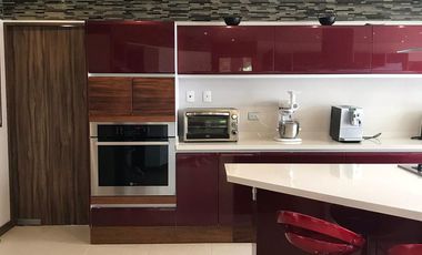 Hermosa Residencia en Condado de Sayaveedra, Estado de México