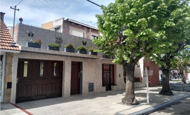 Chalet 3amb + dpto monoambiente / Zona San Juan