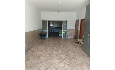 VENTA EN BLOCK 4 DEPARTAMENTOS MAS CHALET