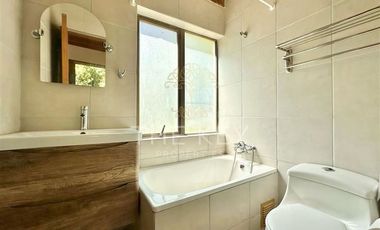 Casa en venta 3 dorm. 3 baños piscina Lo cañas La Florida