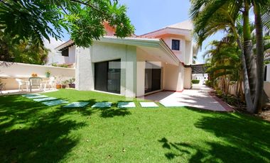 Casa en Renta 4 recámaras Isla Dorada Zona Hotelera Cancun