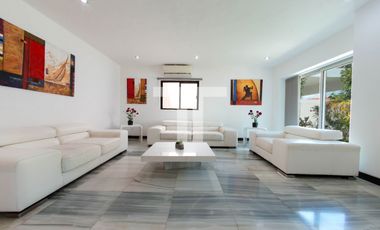 Casa en Renta 4 recámaras Isla Dorada Zona Hotelera Cancun